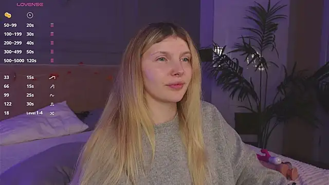 Snapshot of _aleksa_ chatting on October 22, 6:24 am  aleksa  online show from October 22, 6:24 am