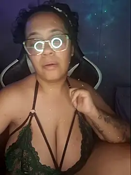 Snapshot of YasminMeyer chatting on November 8, 10:41 pm YasminMeyer online show from November 8, 10:41 pm