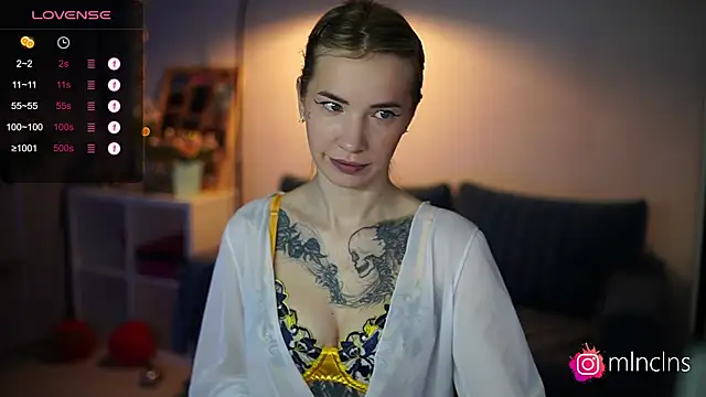 melanielwithu online show from March 11, 3:05 am