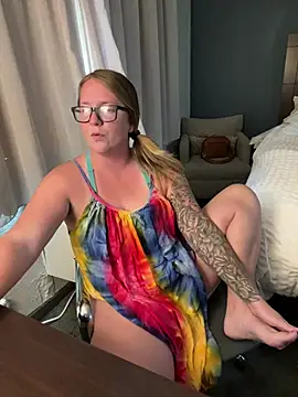 Lizzyloo online show from March 21, 2:20 pm