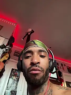 Snapshot of spideyzaddy chatting on November 16, 9:09 pm spideyzaddy online show from November 16, 9:09 pm