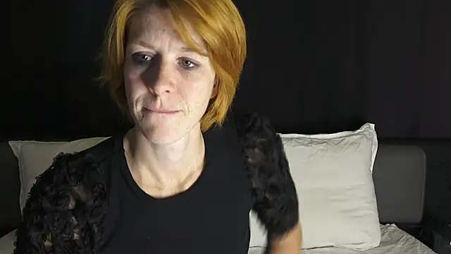 Snapshot of Mymiesexy chatting on March 2, 9:32 pm Mymiesexy online show from March 2, 9:32 pm