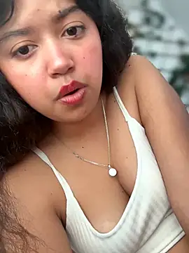 Peach Girll online show from April 22, 2:51 pm