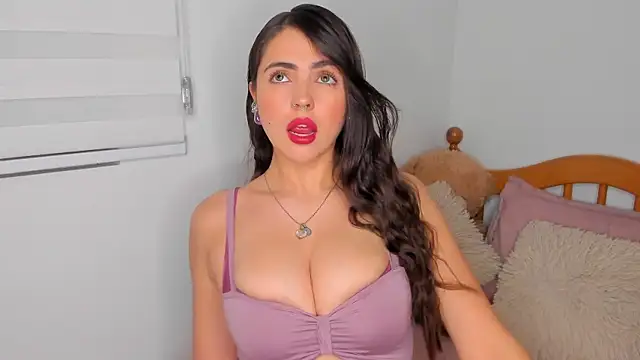 llanna  online show from December 14, 4:34 am