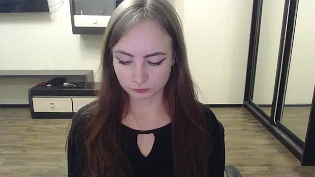 Laralianna online show from December 8, 6:39 pm