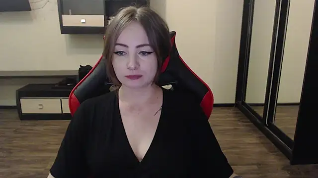 Laralianna online show from January 5, 8:52 pm