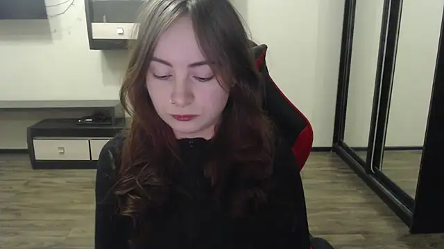 Laralianna online show from February 6, 6:02 pm