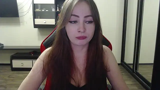 Laralianna online show from February 18, 6:47 pm