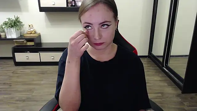 Laralianna online show from September 21, 10:17 am