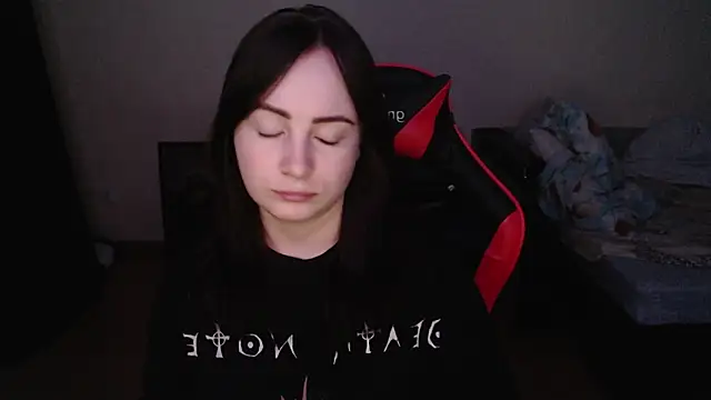 Laralianna online show from December 18, 10:49 pm