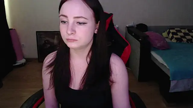 Laralianna online show from April 16, 1:23 pm