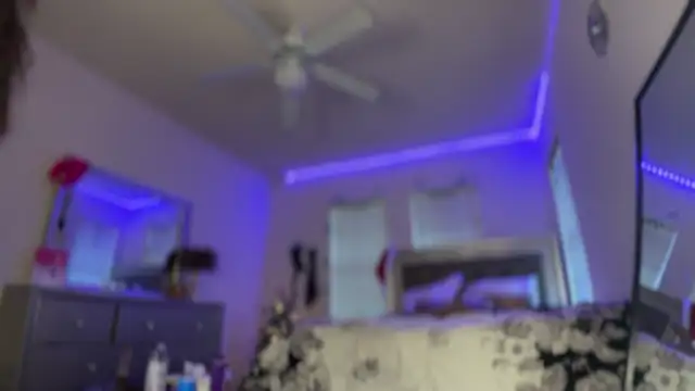rennibear online show from December 6, 9:24 pm