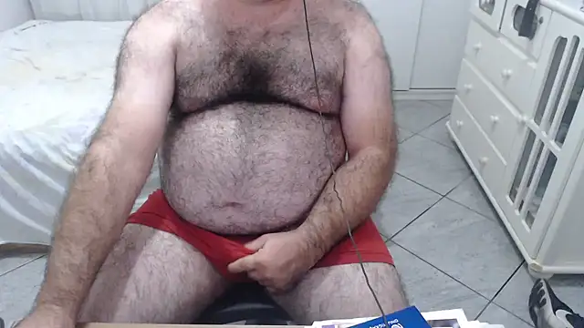 Snapshot of MysterBearMG chatting on February 28, 3:26 am MysterBearMG online show from February 28, 3:26 am