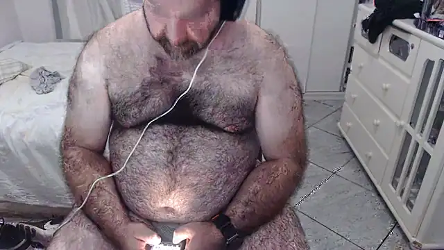 Snapshot of MysterBearMG chatting on March 16, 11:14 pm MysterBearMG online show from March 16, 11:14 pm
