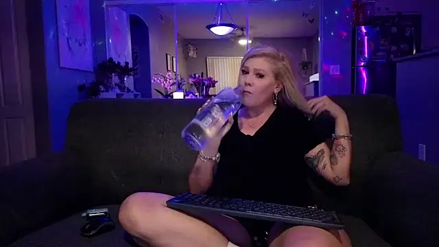 Lexi Shocker online show from November 6, 4:02 am