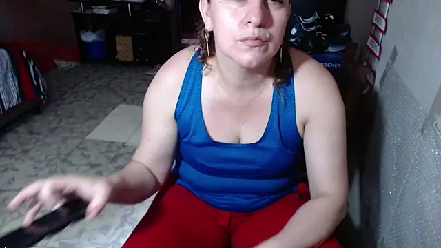 Snapshot of Barbiegomez chatting on April 15, 5:31 pm Barbiegomez online show from April 15, 5:31 pm