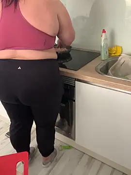 sweeti Em online show from April 14, 4:02 pm