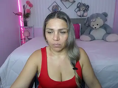Snapshot of cum_bigass chatting on May 7, 12:10 pm cum bigass online show from May 7, 12:10 pm
