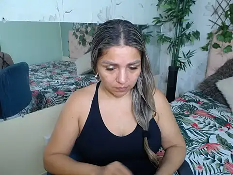 Snapshot of cum_bigass chatting on May 9, 12:21 pm cum bigass online show from May 9, 12:21 pm