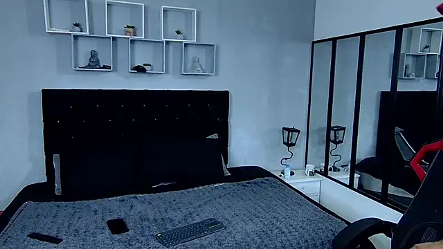 Snapshot of tyler_hank01 chatting on February 24, 2:48 pm tyler hank01 online show from February 24, 2:48 pm