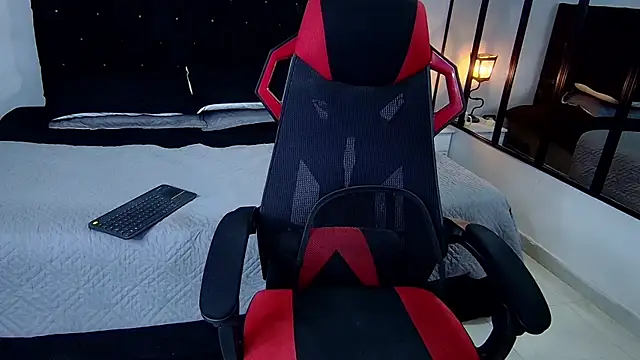 Snapshot of tyler_hank01 chatting on March 8, 3:24 pm tyler hank01 online show from March 8, 3:24 pm