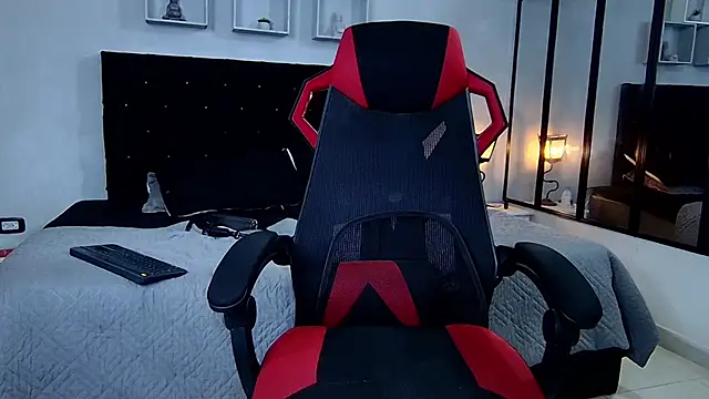 Snapshot of tyler_hank01 chatting on March 13, 4:45 pm tyler hank01 online show from March 13, 4:45 pm