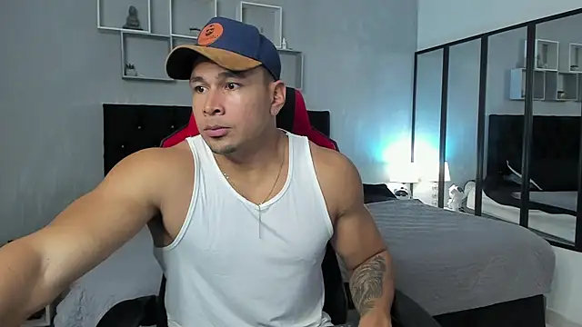 Snapshot of tyler_hank01 chatting on October 10, 8:52 pm tyler hank01 online show from October 10, 8:52 pm