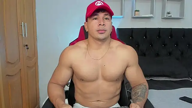 Snapshot of tyler_hank01 chatting on November 22, 8:57 am tyler hank01 online show from November 22, 8:57 am