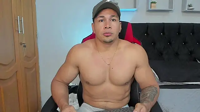 Snapshot of tyler_hank01 chatting on November 27, 7:05 pm tyler hank01 online show from November 27, 7:05 pm