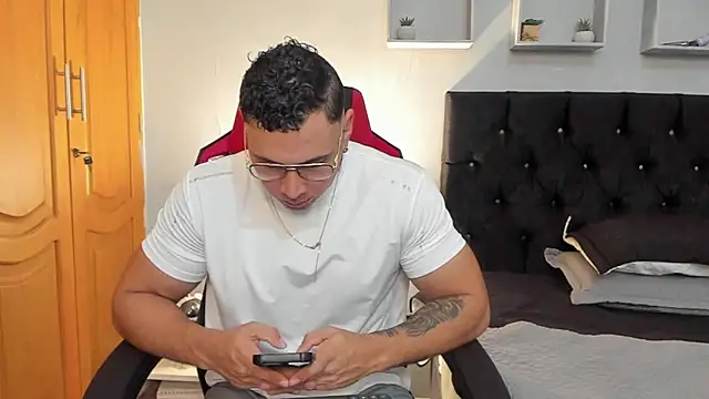 tyler hank01 online show from March 30, 10:55 pm