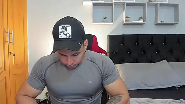 tyler hank01 online show from April 13, 12:38 am