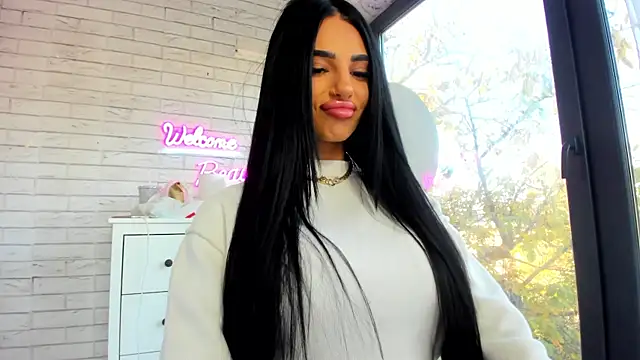 Snapshot of Britney_Charm_ chatting on November 2, 6:38 am Britney Charm online show from November 2, 6:38 am