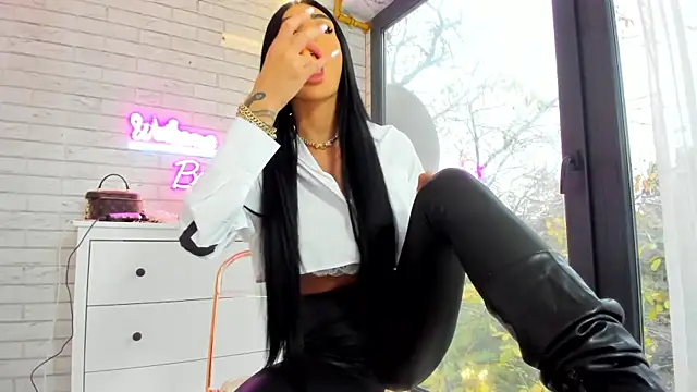 Britney Charm  online show from November 7, 7:08 am