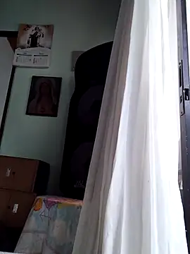 Snapshot of Monseratte21 chatting on February 12, 7:13 pm Monseratte21 online show from February 12, 7:13 pm