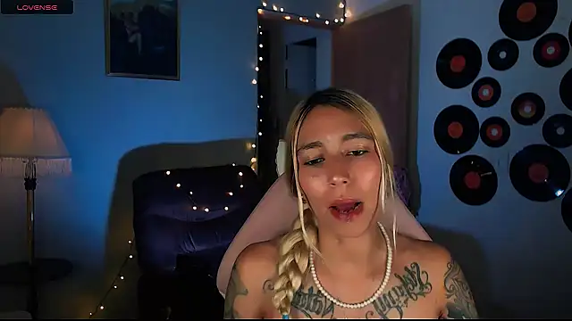 Saucy Jenn online show from February 21, 4:40 am