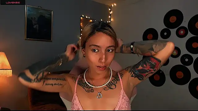 Saucy Jenn online show from March 2, 1:26 am