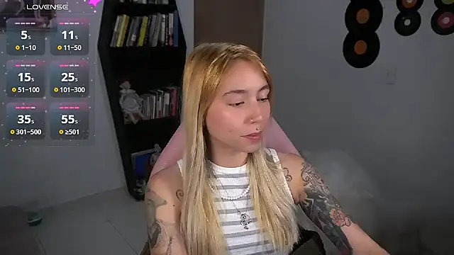 Saucy Jenn online show from September 17, 3:19 am