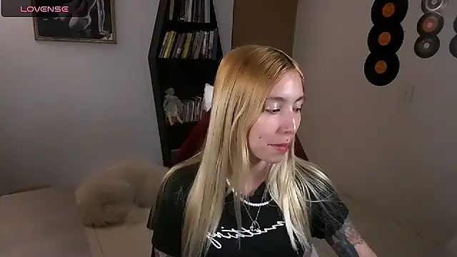 Saucy Jenn online show from October 4, 2:31 am