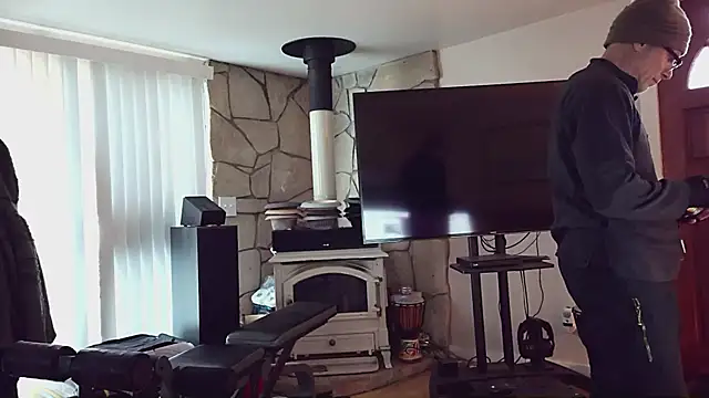 Snapshot of MoonDancer chatting on February 18, 11:22 pm MoonDancer online show from February 18, 11:22 pm