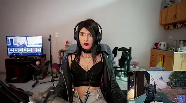 Snapshot of brenda_nataliaok chatting on March 19, 4:57 am brenda nataliaok online show from March 19, 4:57 am