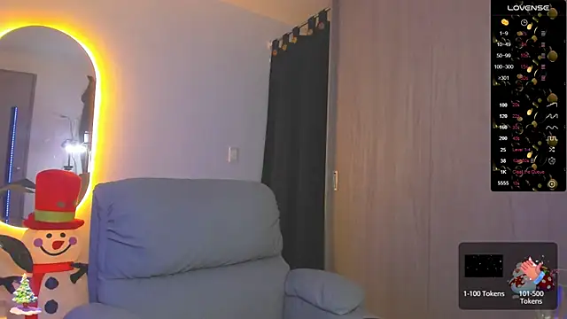 Snapshot of alejandro_calderon1 chatting on December 4, 5:05 am alejandro calderon1 online show from December 4, 5:05 am