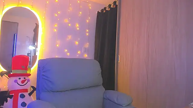 Snapshot of alejandro_calderon1 chatting on December 13, 7:15 am alejandro calderon1 online show from December 13, 7:15 am