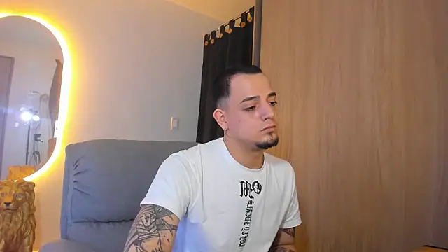 Snapshot of alejandro_calderon1 chatting on January 29, 2:51 am alejandro calderon1 online show from January 29, 2:51 am