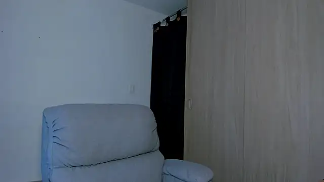 Snapshot of alejandro_calderon1 chatting on March 21, 2:50 am alejandro calderon1 online show from March 21, 2:50 am