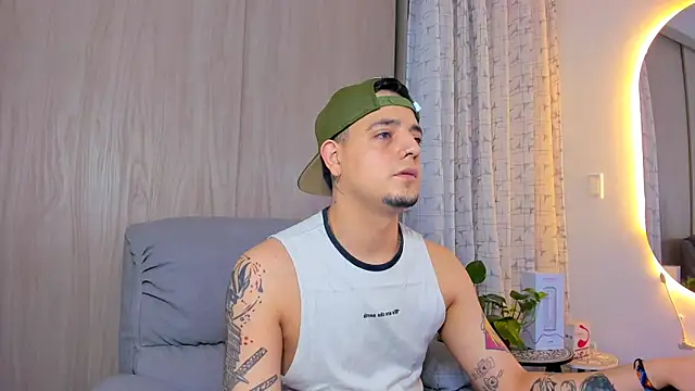 Snapshot of alejandro_calderon1 chatting on September 9, 3:39 am alejandro calderon1 online show from September 9, 3:39 am