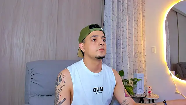 Snapshot of alejandro_calderon1 chatting on September 11, 4:34 am alejandro calderon1 online show from September 11, 4:34 am