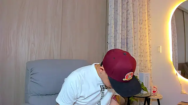 Snapshot of alejandro_calderon1 chatting on September 13, 3:28 am alejandro calderon1 online show from September 13, 3:28 am