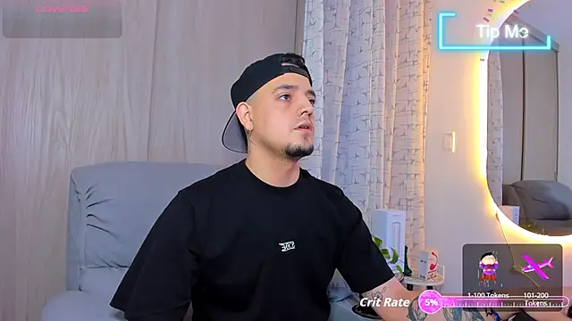 Snapshot of alejandro_calderon1 chatting on September 27, 2:22 pm alejandro calderon1 online show from September 27, 2:22 pm