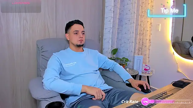 Snapshot of alejandro_calderon1 chatting on September 30, 3:11 am alejandro calderon1 online show from September 30, 3:11 am