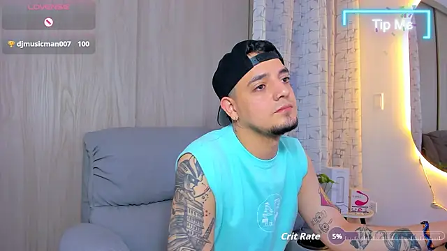 Snapshot of alejandro_calderon1 chatting on October 3, 3:47 am alejandro calderon1 online show from October 3, 3:47 am